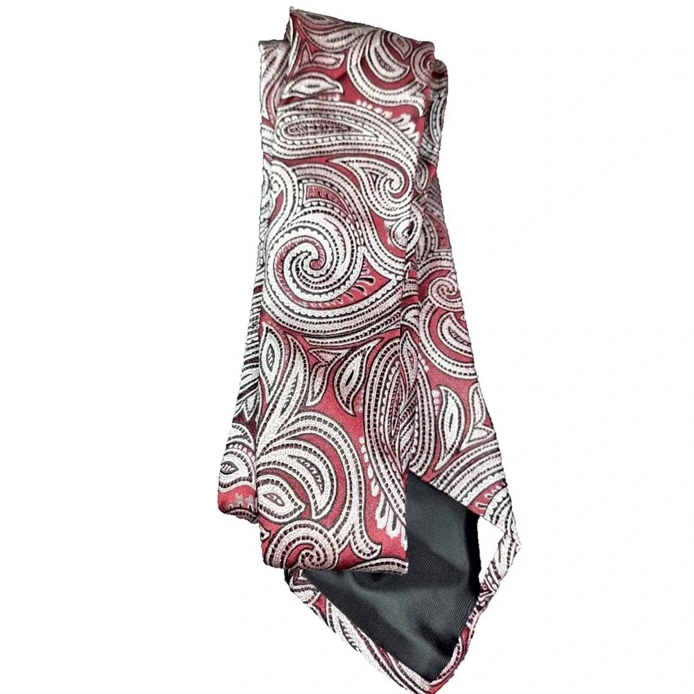 Crazy Horse by Claiborne Men's Silk Necktie Red Silver Paisley Classic Business